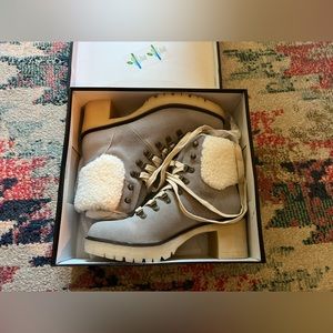 Vici, Women’s lace up boots, grey, size 8.5